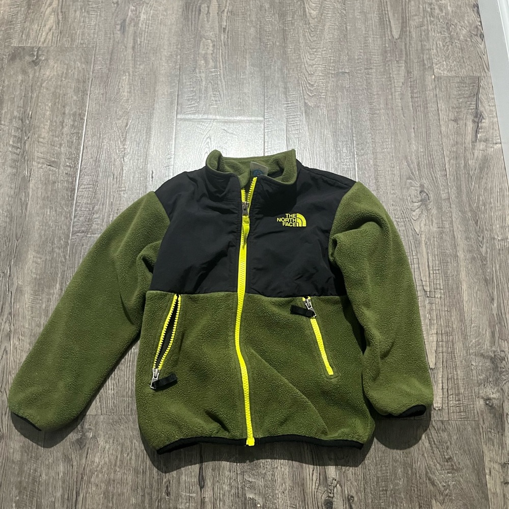 Great Olive Green Fleece can be Boys or girls size 5.